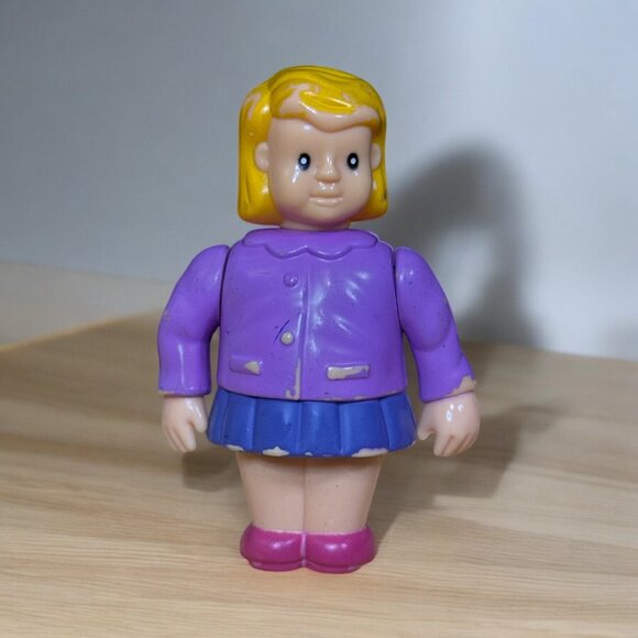 Vintage 1970s Dollhouse Girl Woman Daughter Figure 3" - Picture 4 of 4